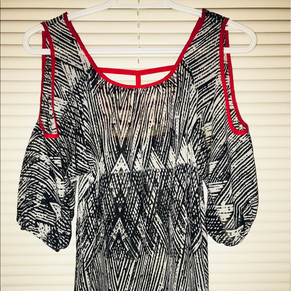 Cold shoulder top